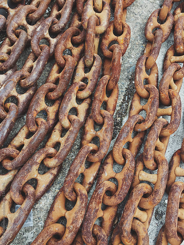 Rusty metal chains used for commercial fishing