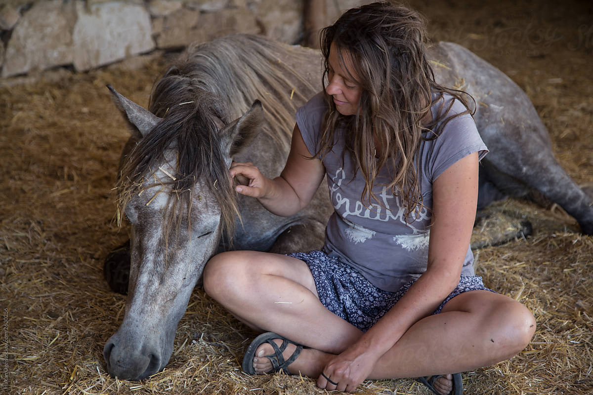 woman and horse love