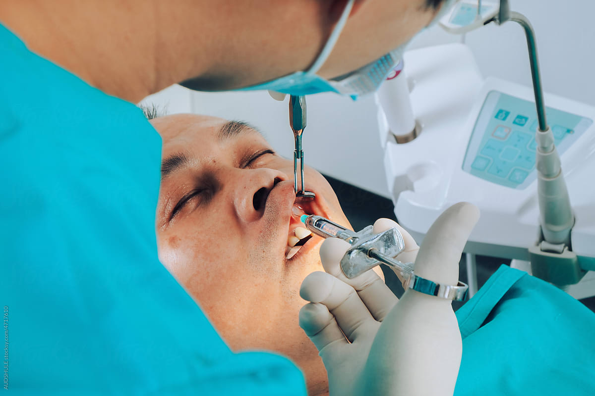 Details during dental surgery