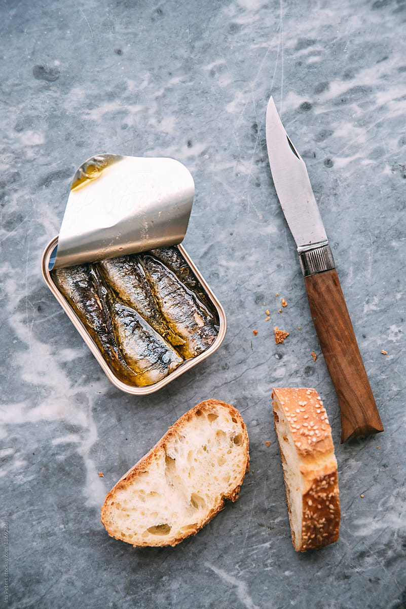 Food: canned sardines