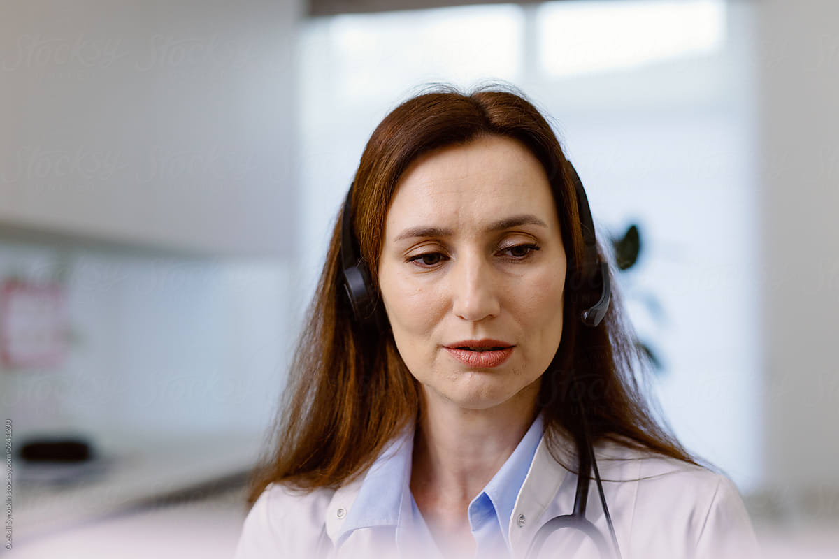 Medical consultant connection earphone hospital e-health