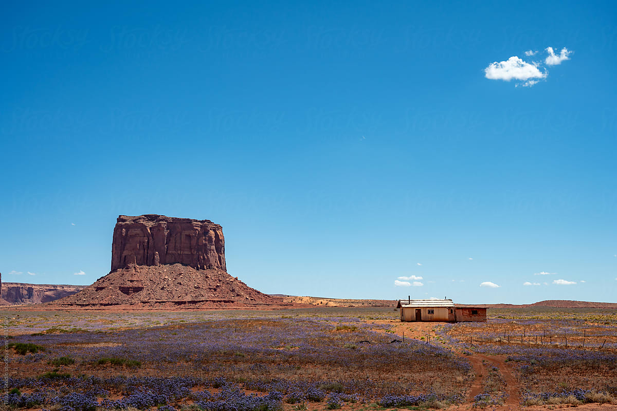 An abandoned house in Monument Valley, USA