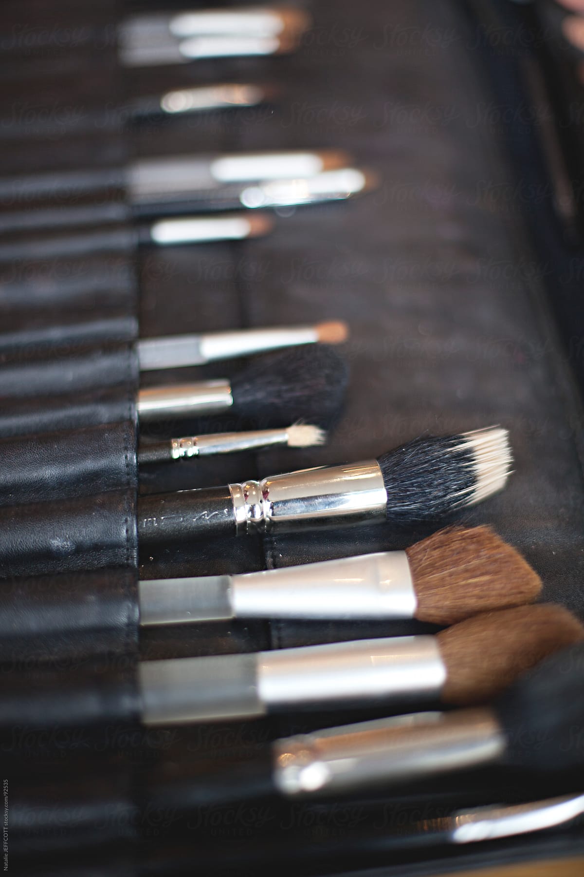 makeup artist tools and brushes