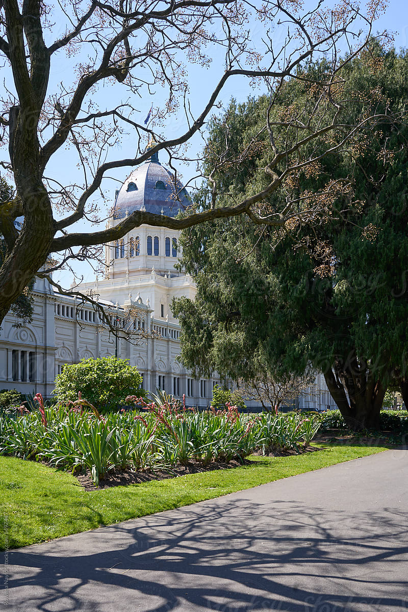 Melbourne\'s Royal Exhibition Building and garden