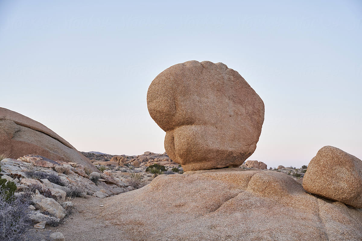 Giant boulder balancing in Joshua Tree National Park