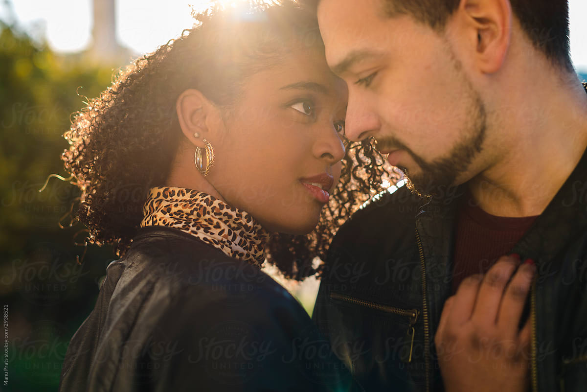 «multiracial Couple Del Colaborador De Stocksy «manu Prats Stocksy