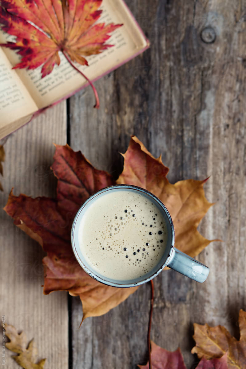 Осень кофе и листва