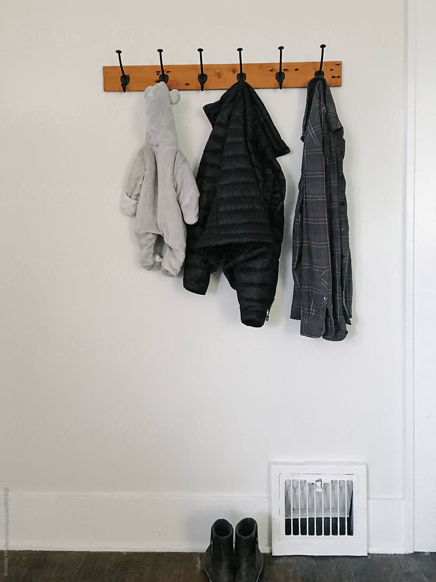 hanging coat hanger