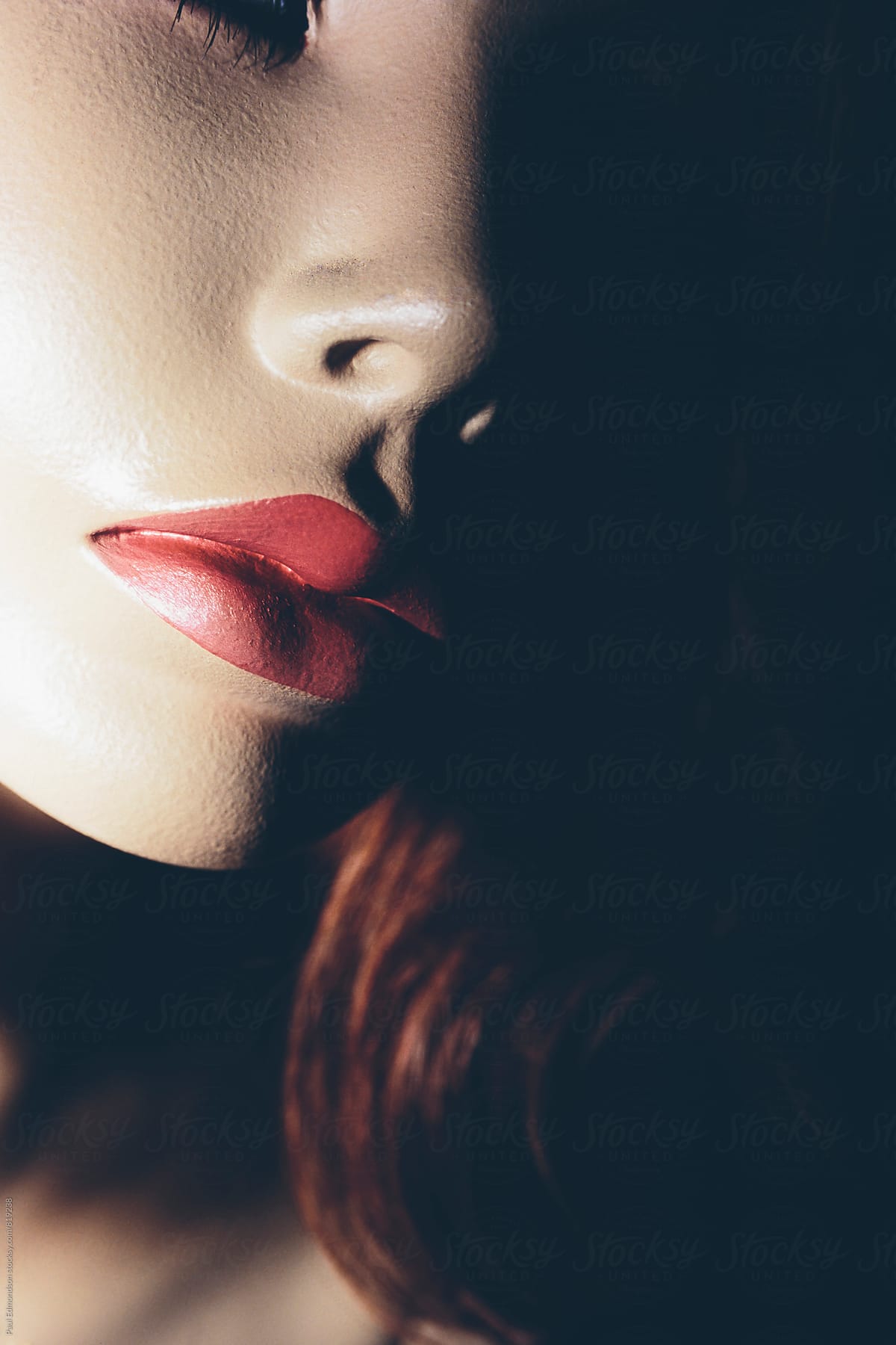 Close up of female mannequin, focus on lips