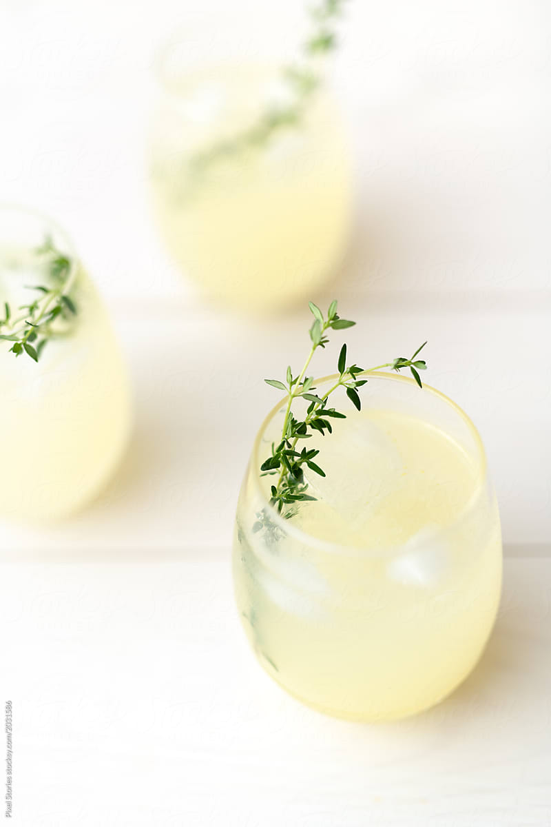 Limoncello gin fizz alcohol cocktail summer drink