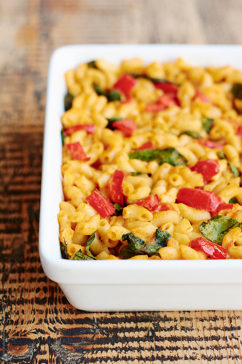 Macaroni and Cheese with Spinach and Red Bell Pepper