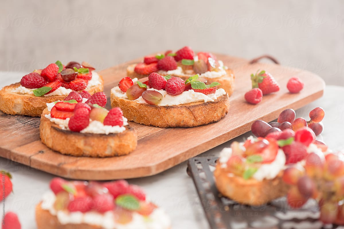 Fruit Toasts with Ricotta Cheese and Maple Syrup