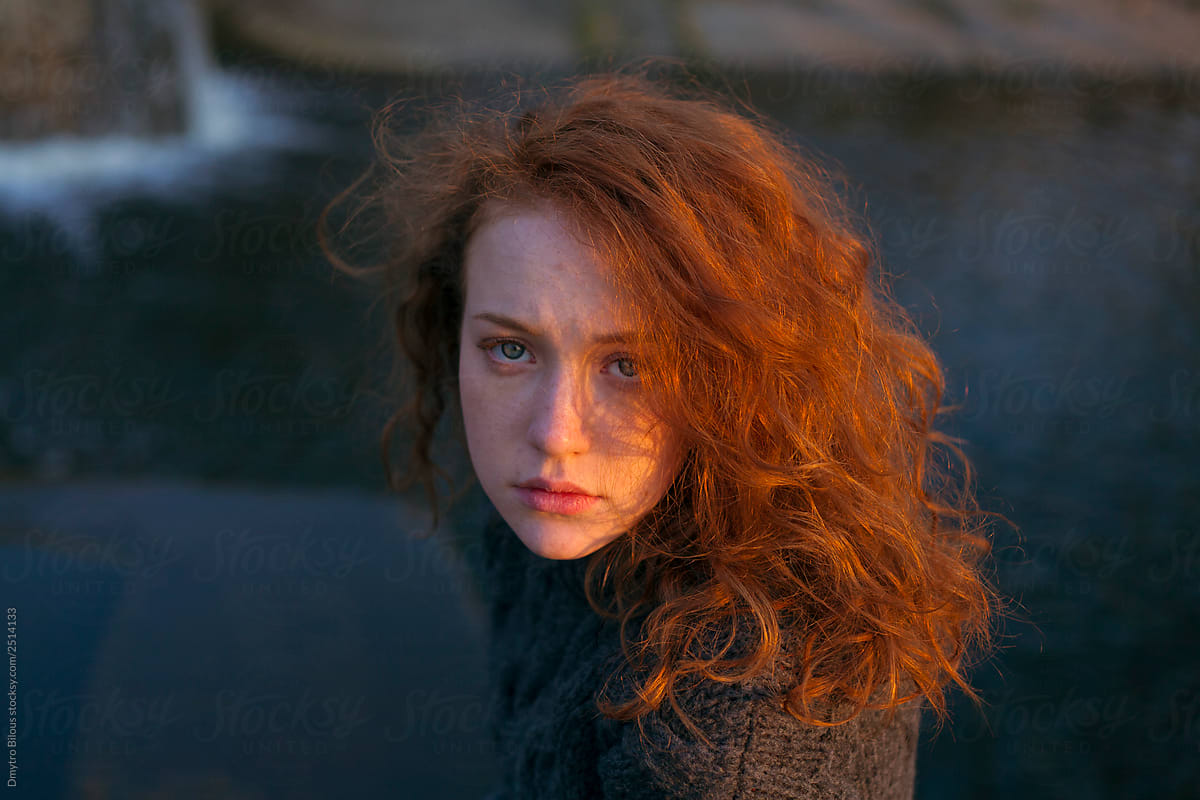«A Beautiful Red-haired Girl Looking At The Camera» del colaborador de ...