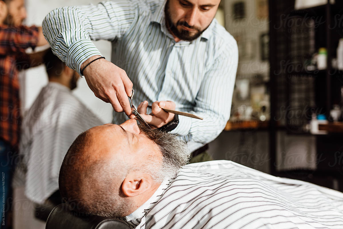 Beard trimming in the barber shop