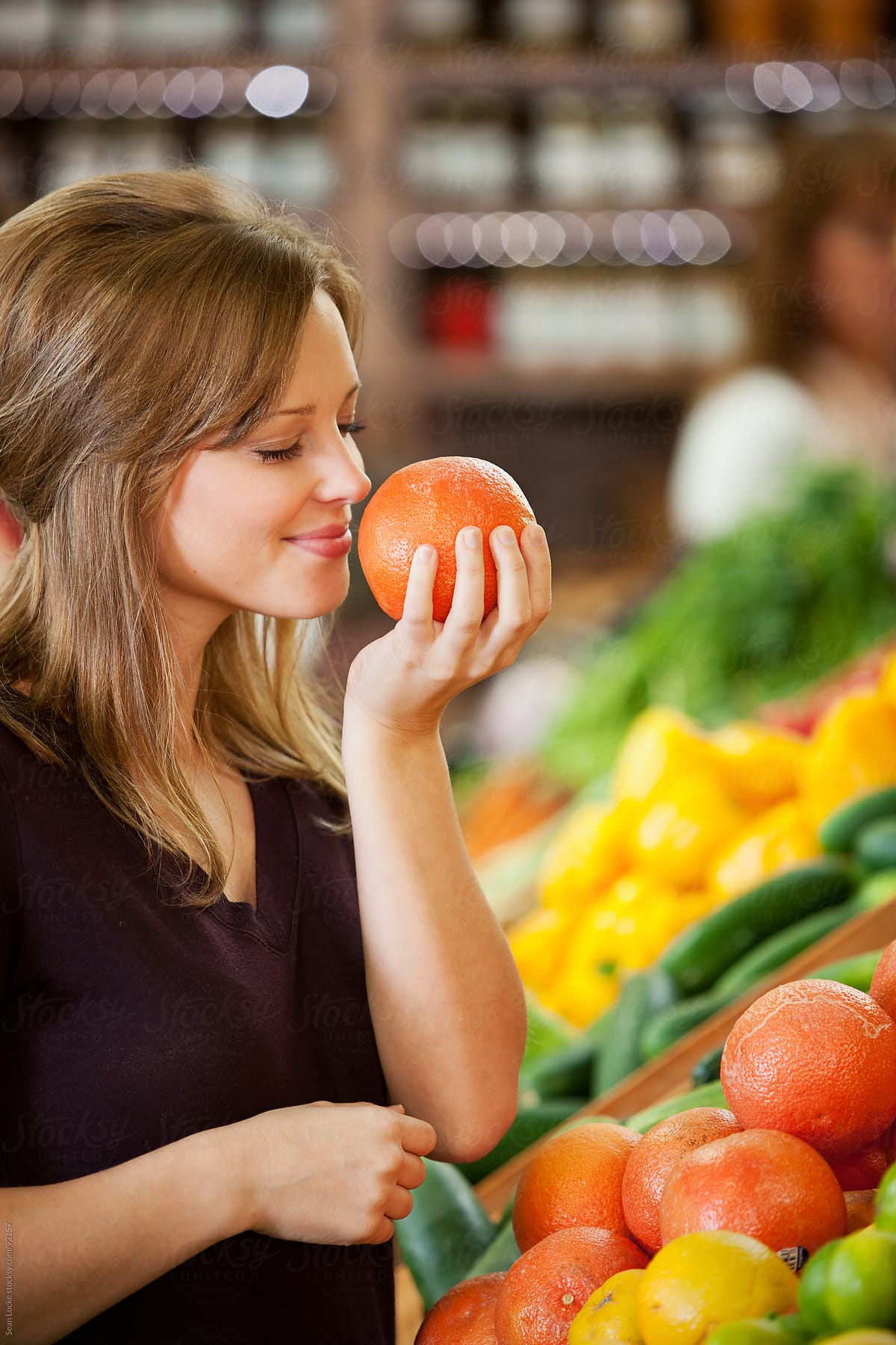 Market: Enjoying The Smell Of Fresh Grapefruit