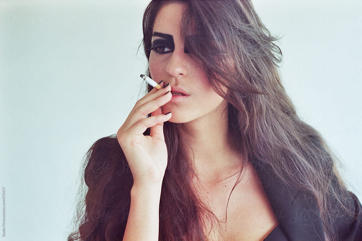 Pin on sexy smokers