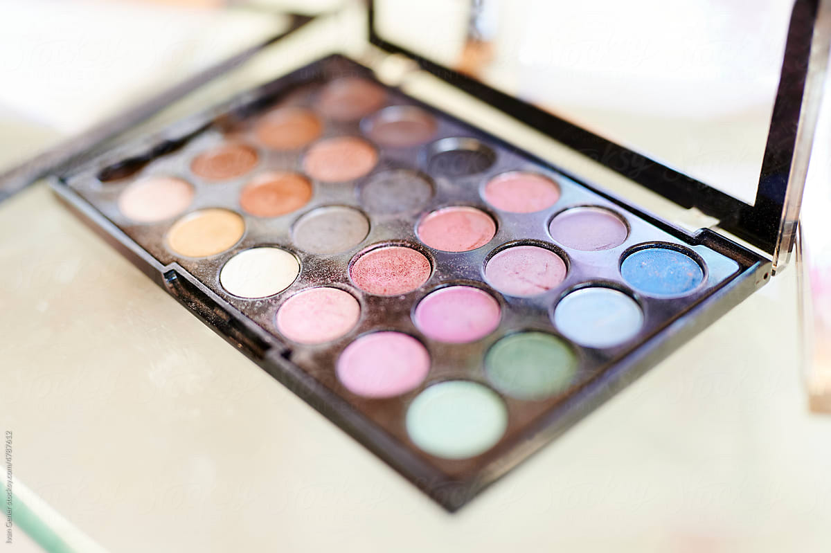 Eyeshadow palette sitting on a table