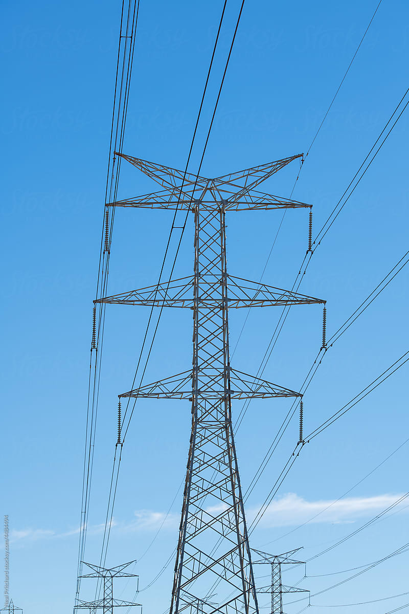 Array of high voltage power lines