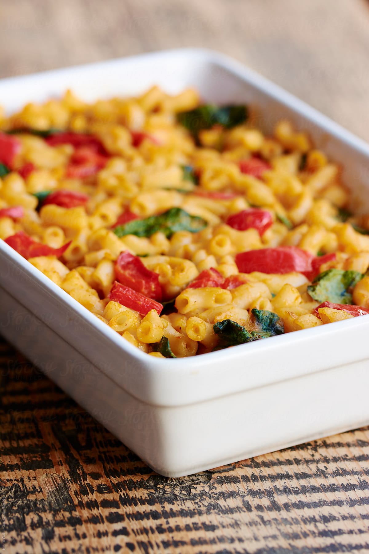 Macaroni and Cheese with Spinach and Red Bell Pepper