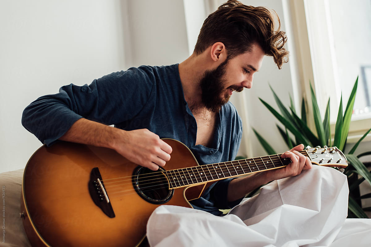 Музыка релакс гитара. Релакс гитара. Playing Guitar in Bed. Man playing Guitar. Peaceful Music.