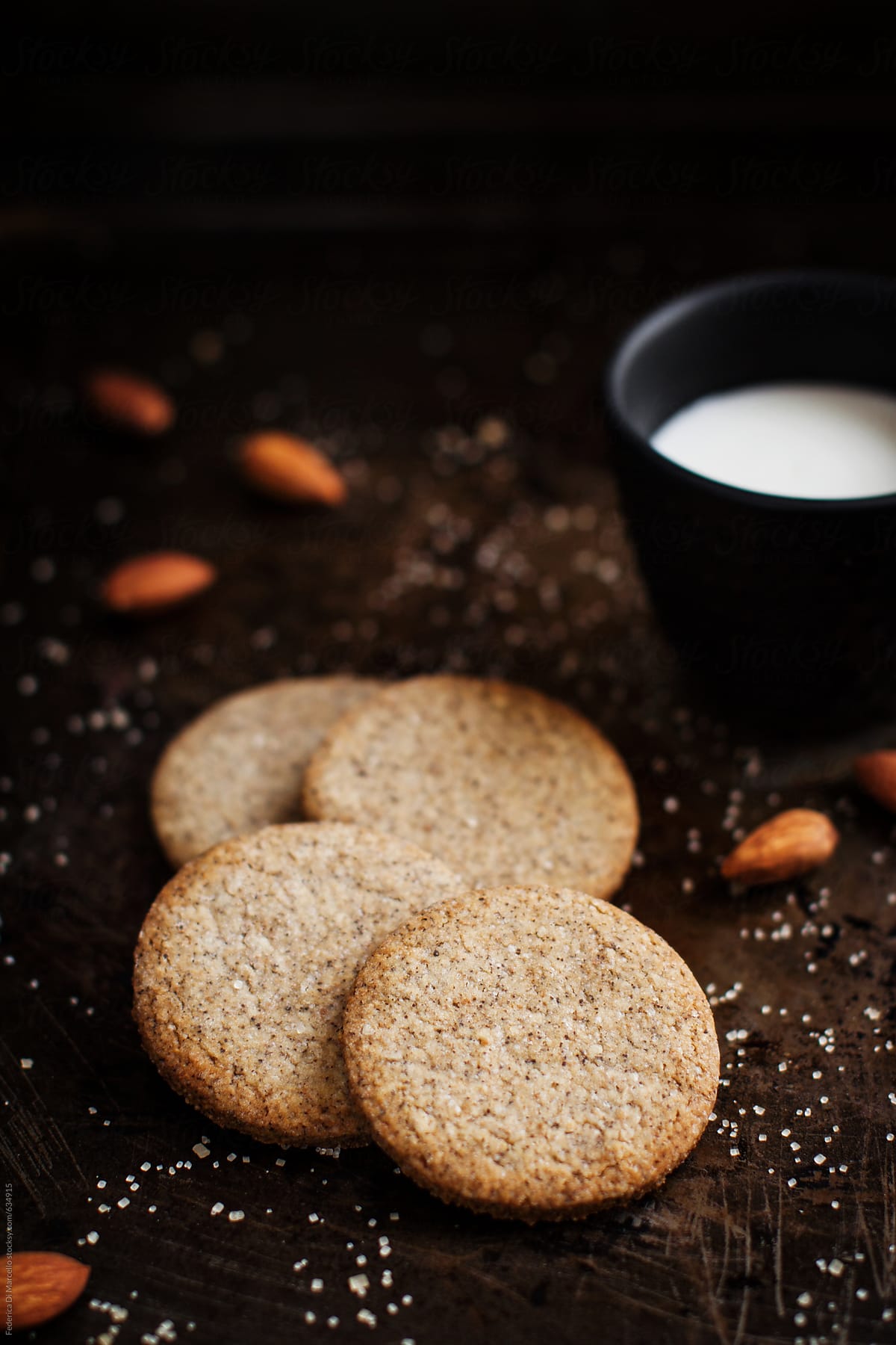 Wholemeal cookies with fresh cream