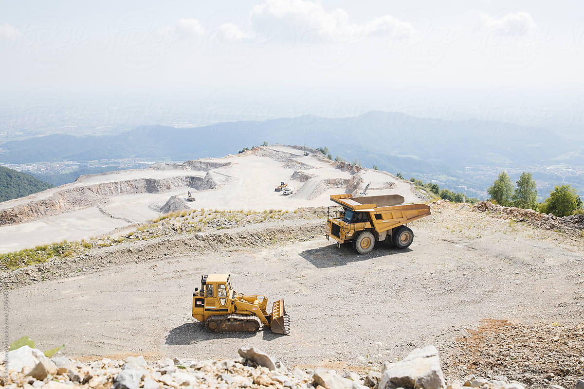 Heavy machinery in a quarry