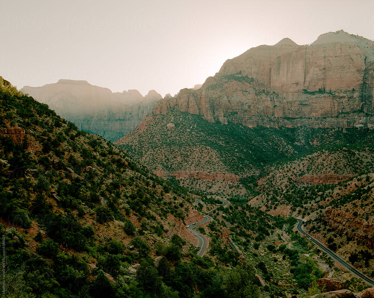 Sunset rays over the Zion National Park valley