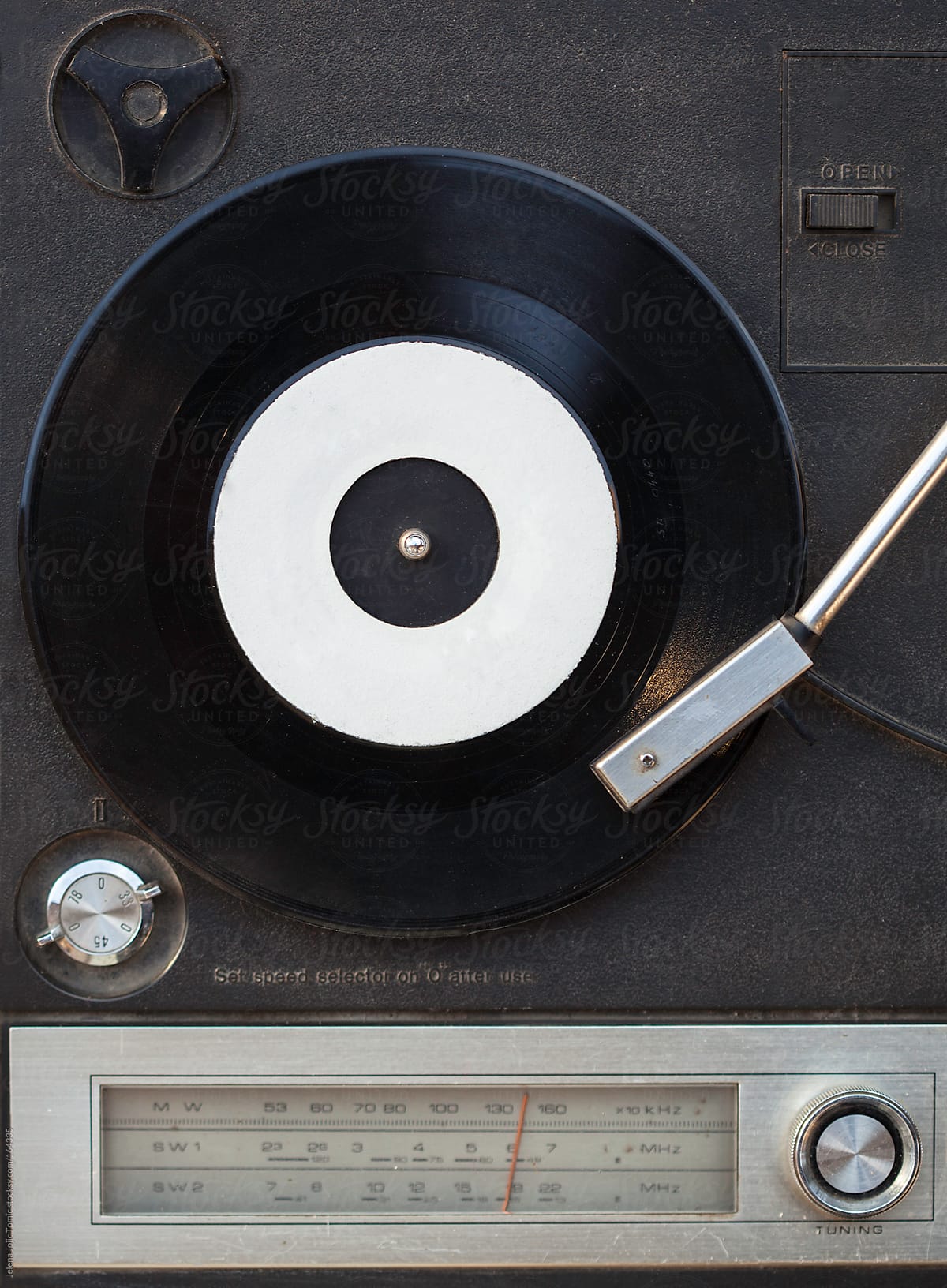 Vintage vinyl player and radio tuner