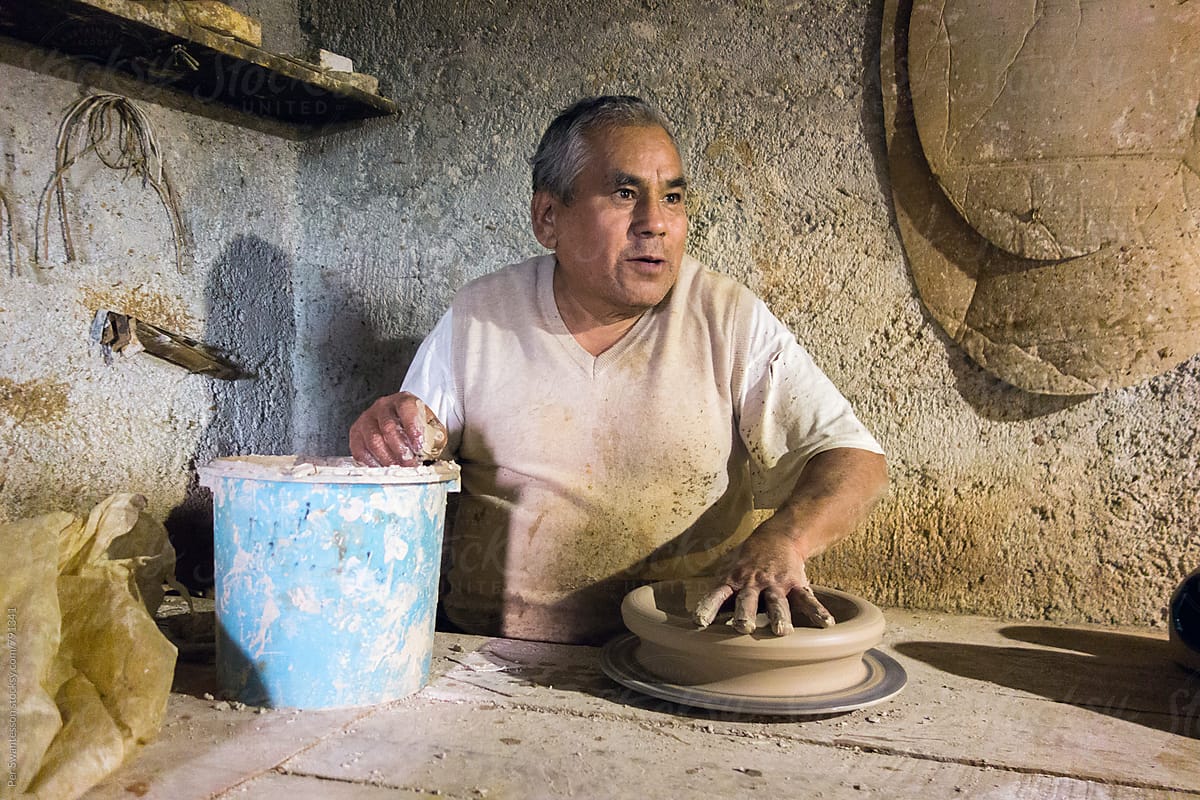 Mexico Worker: Potter worker in Mexico