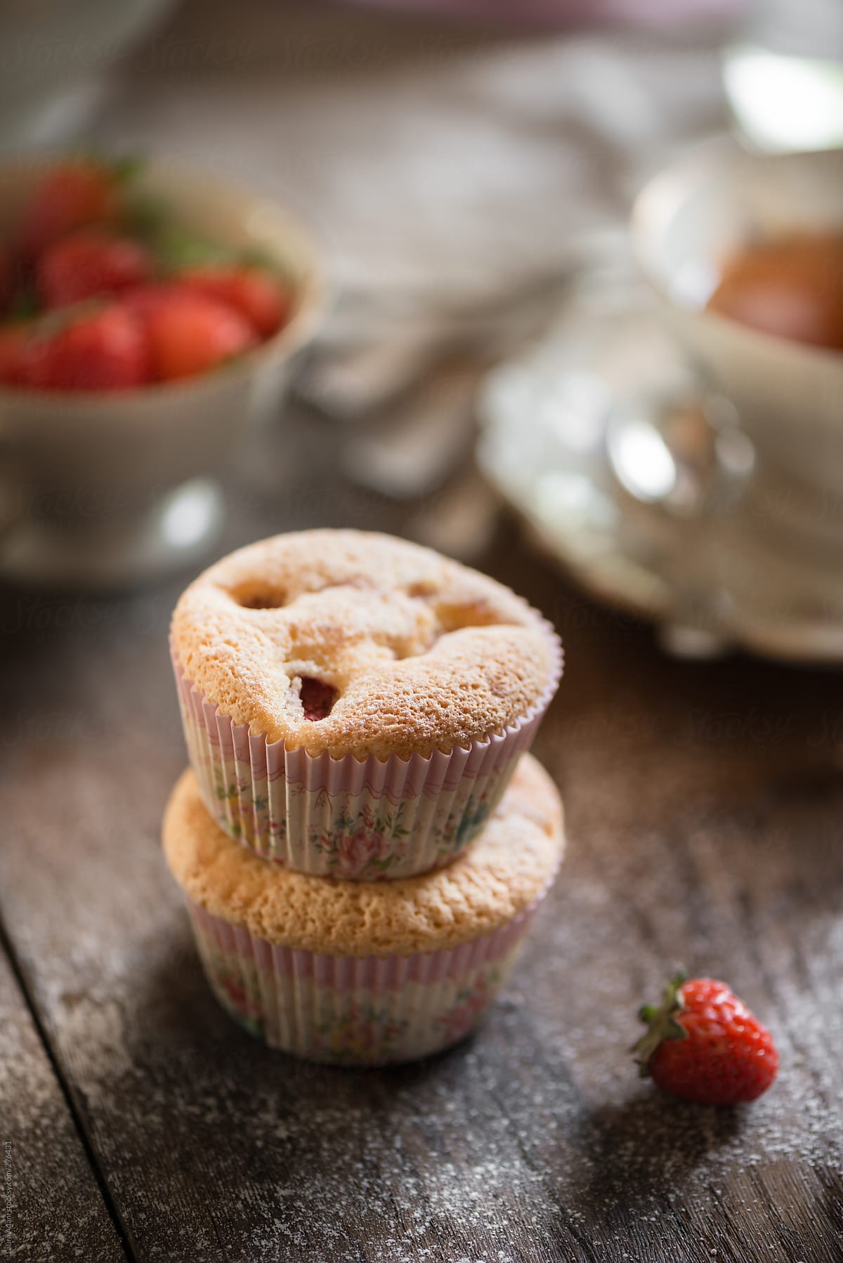 strawberries cupcakes