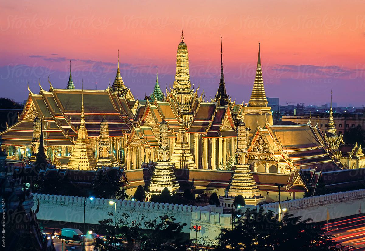 Thailand, Bangkok, Wat Phra Kaew & the Grand Palace or the Temple of the Emerald Buddha, elevated view at dusk