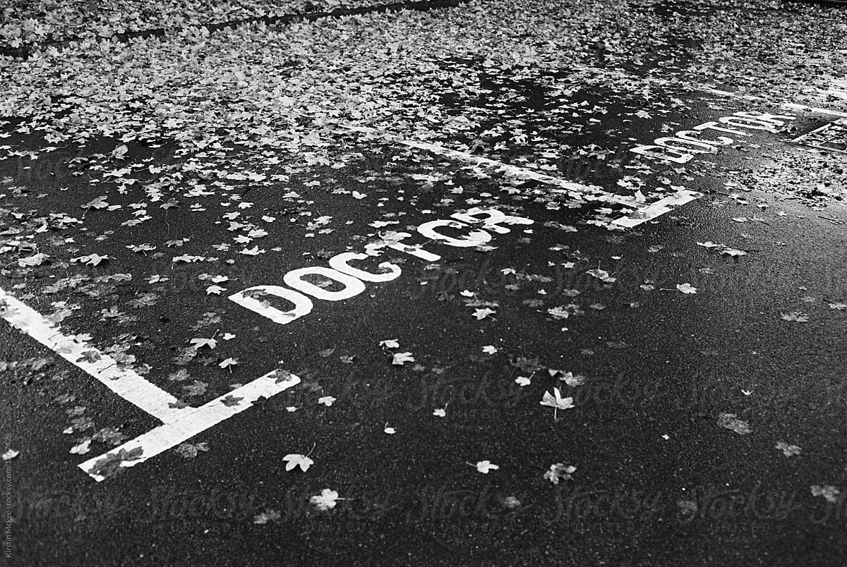 Doctor\'s sign in a car park