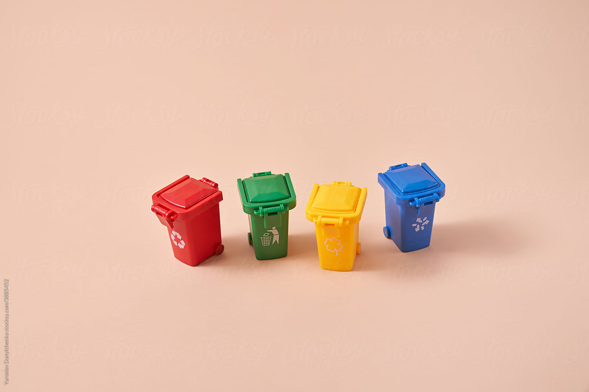 Small trash cans for recycling