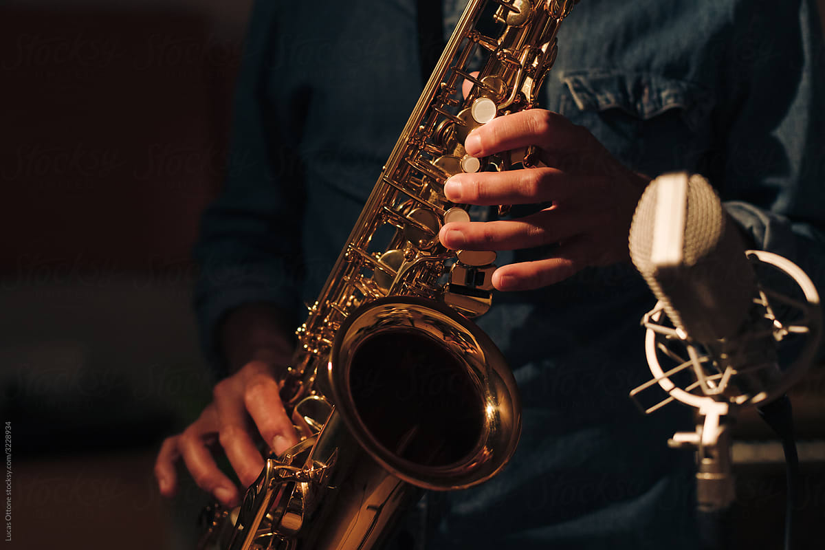 Recording saxophone sounds
