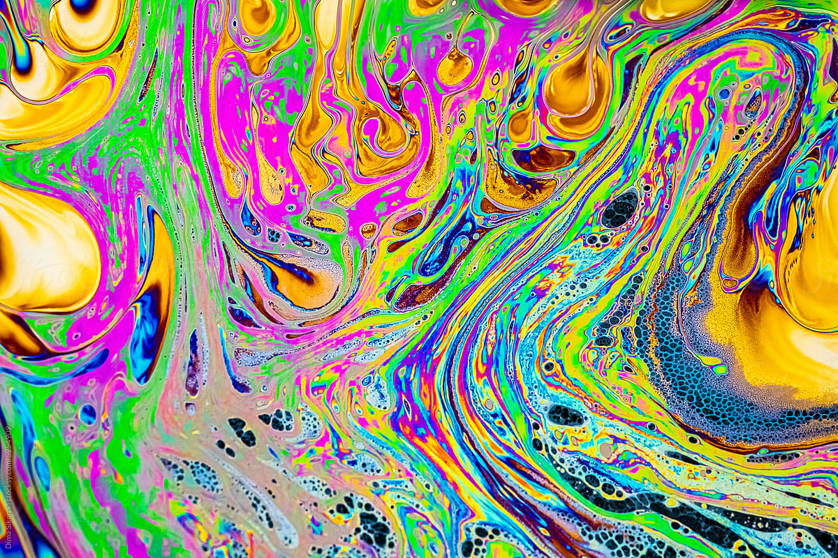 An abstraction from the chaotic mixing of many bright colors