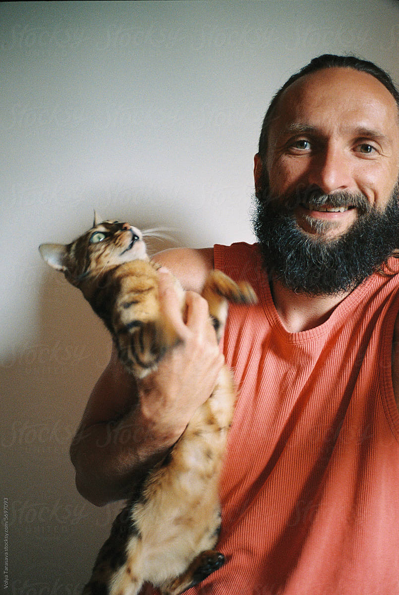 Selfie of a man and a cat