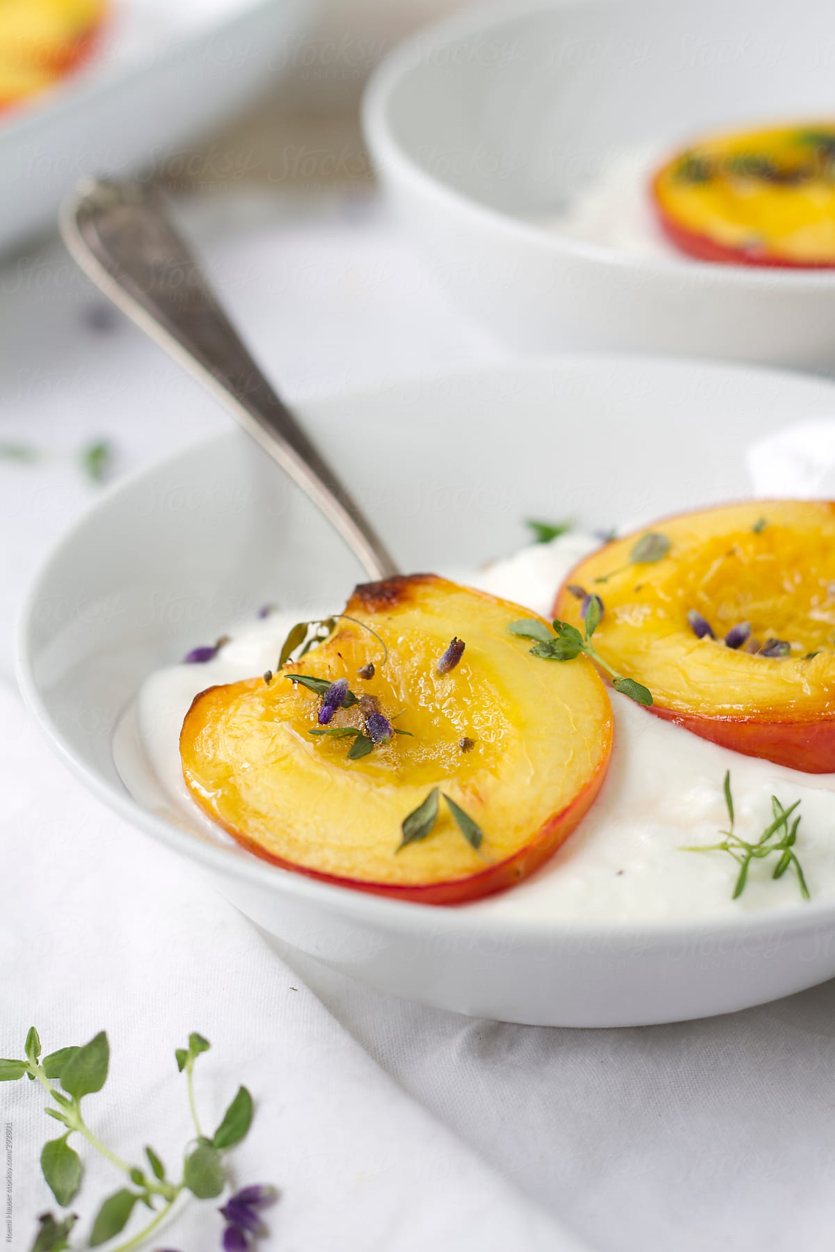Yoghurt with baked nectarines