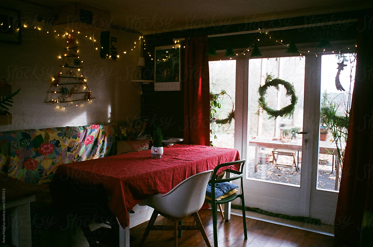 A kitchen with xmas decoration