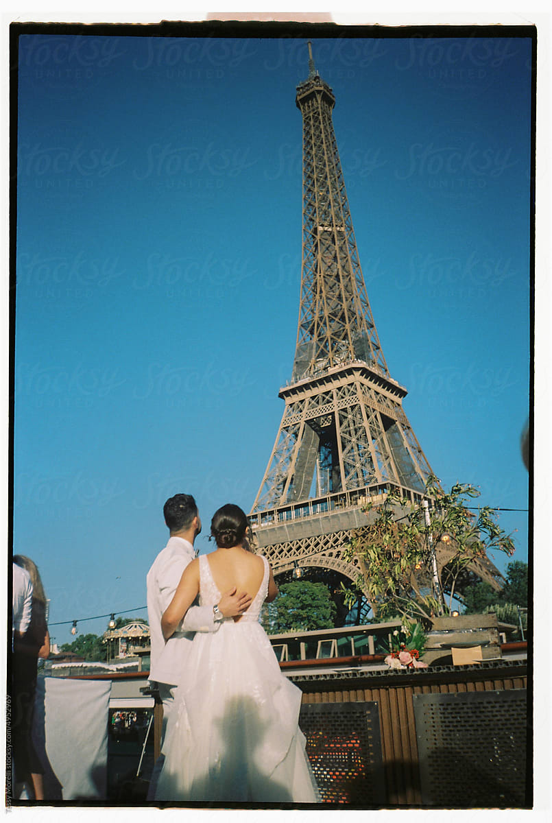 Romantic wedding in Paris