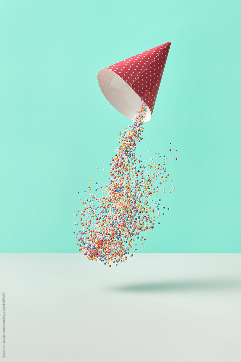 Paper cone with falling spheres