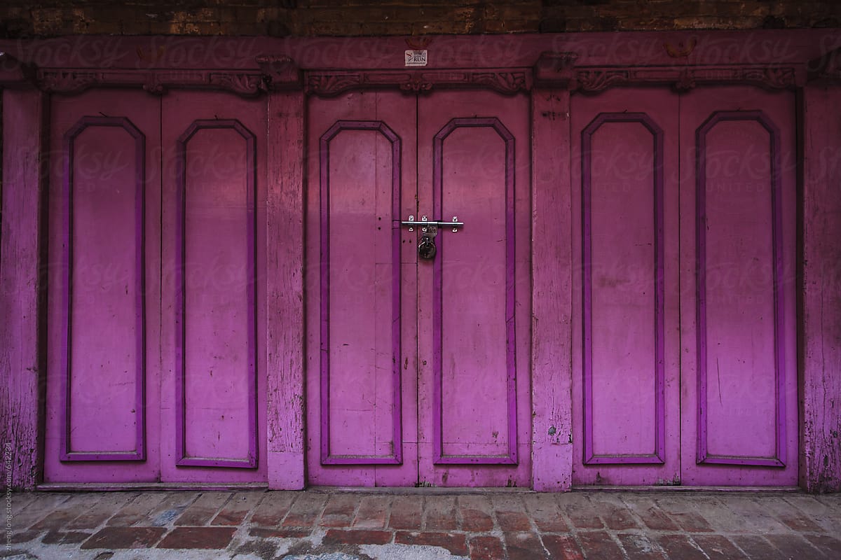 pink door in Bhaktapur,Nepal