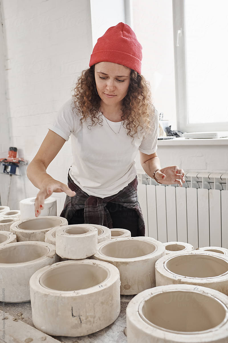 Porcelain Master Preparing Molds