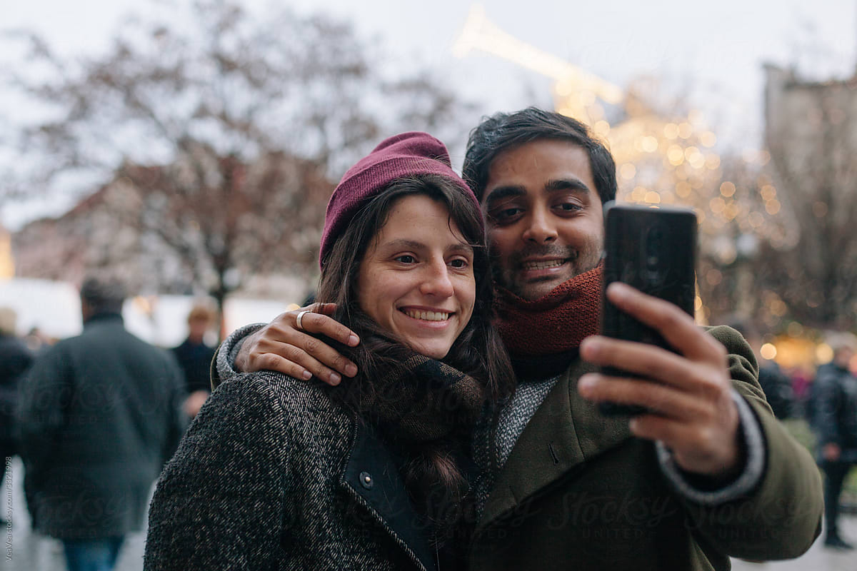 Capturing holiday spirit and moments to remember on a Christmas market