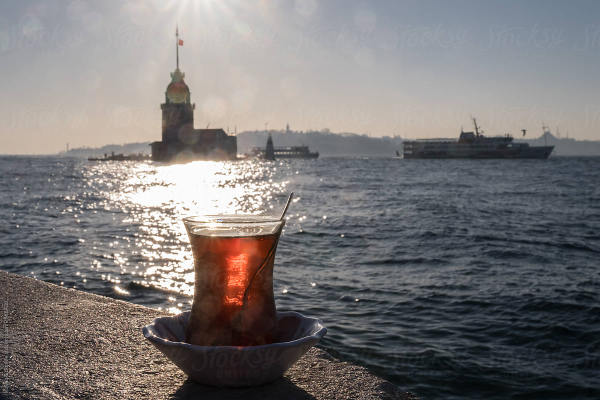 Istanbul symbols: Maiden´s Tower (Kız Kulesi), a vapur and a tea on the Bosphorus