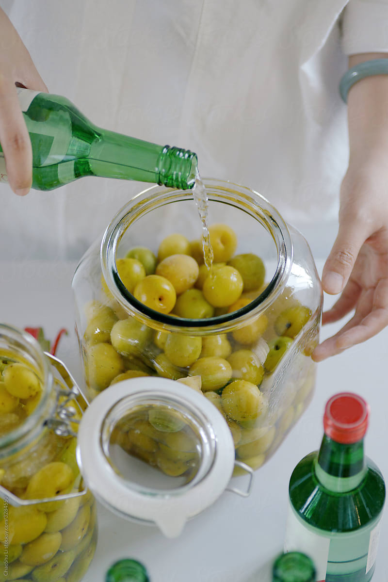 In the process of home-made sour plum wine, Japanese atmosphere of home atmosphere environment