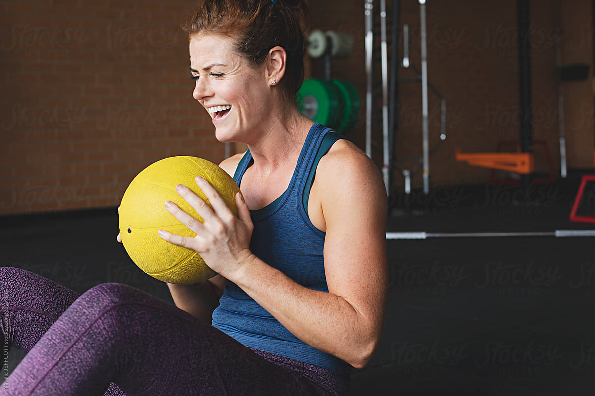  Gym Woman Del Colaborador De Stocksy Natalie JEFFCOTT Stocksy