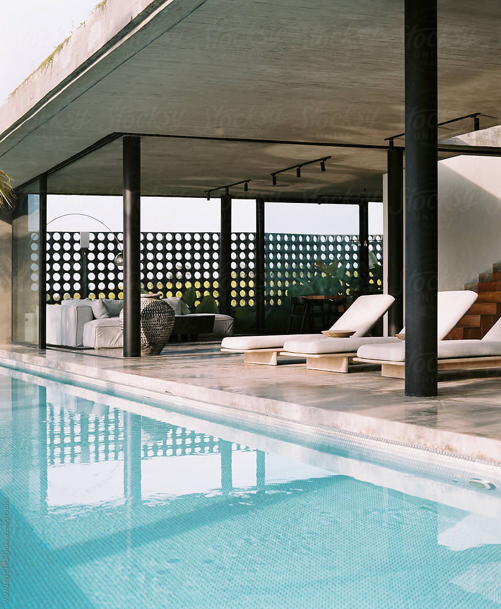 Minimalist Stylish Pool Villa