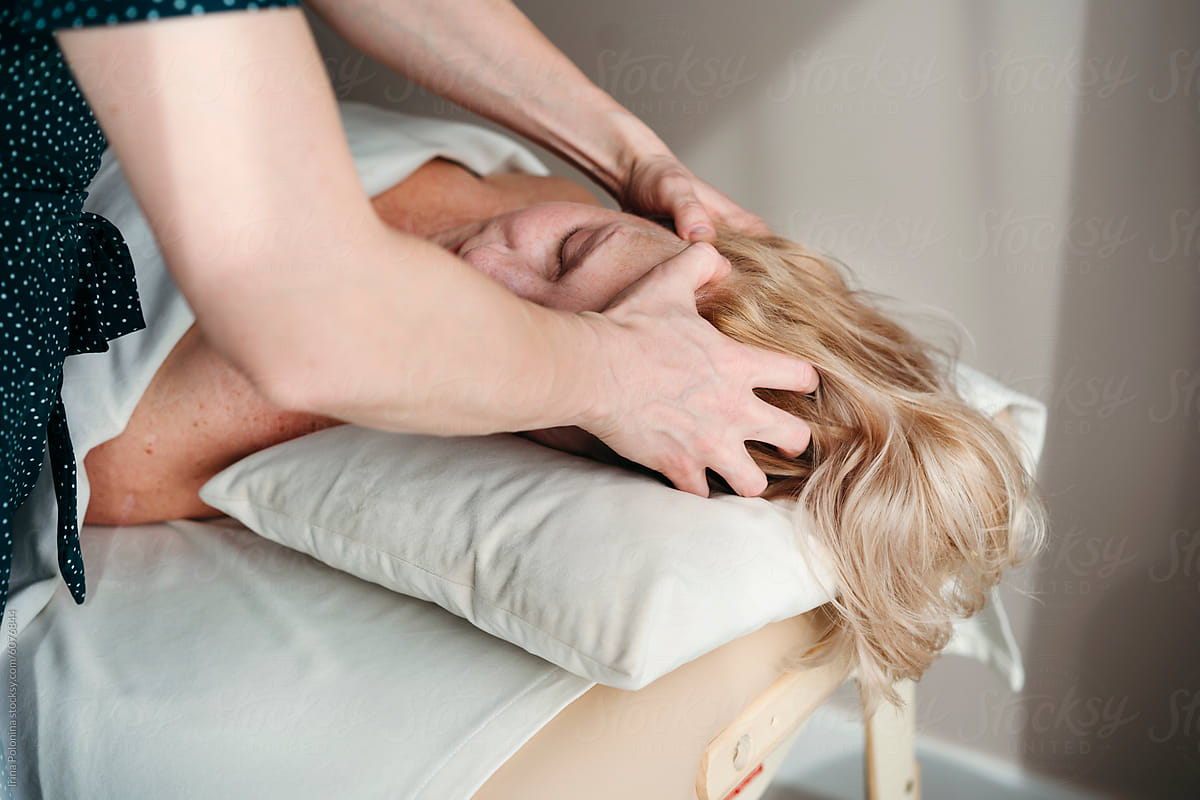 Therapeutic Head Massage in Spa
