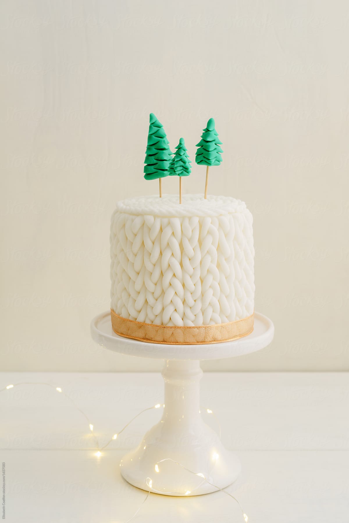 Winter Inspired Wedding Cakes — the bohemian wedding