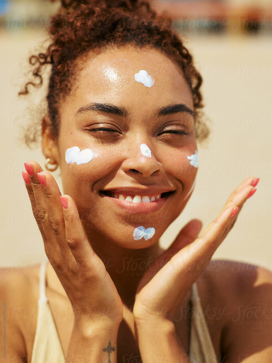Beach Essential: Sunscreen on the Face